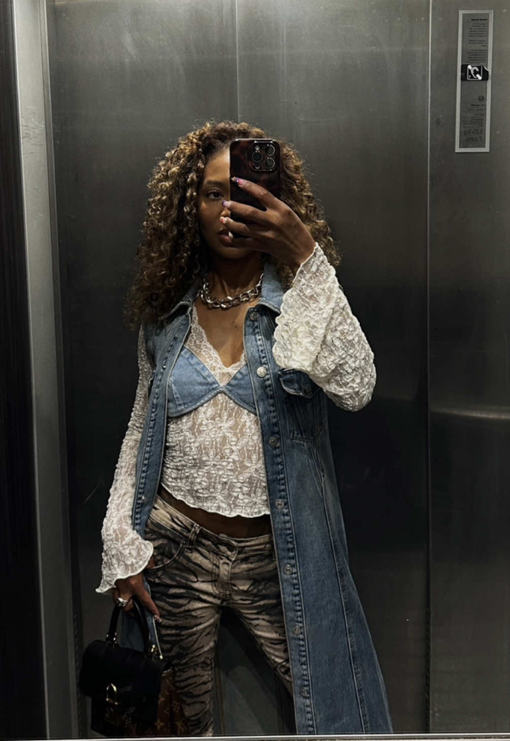 @khalah | IG: @kmo.tionn