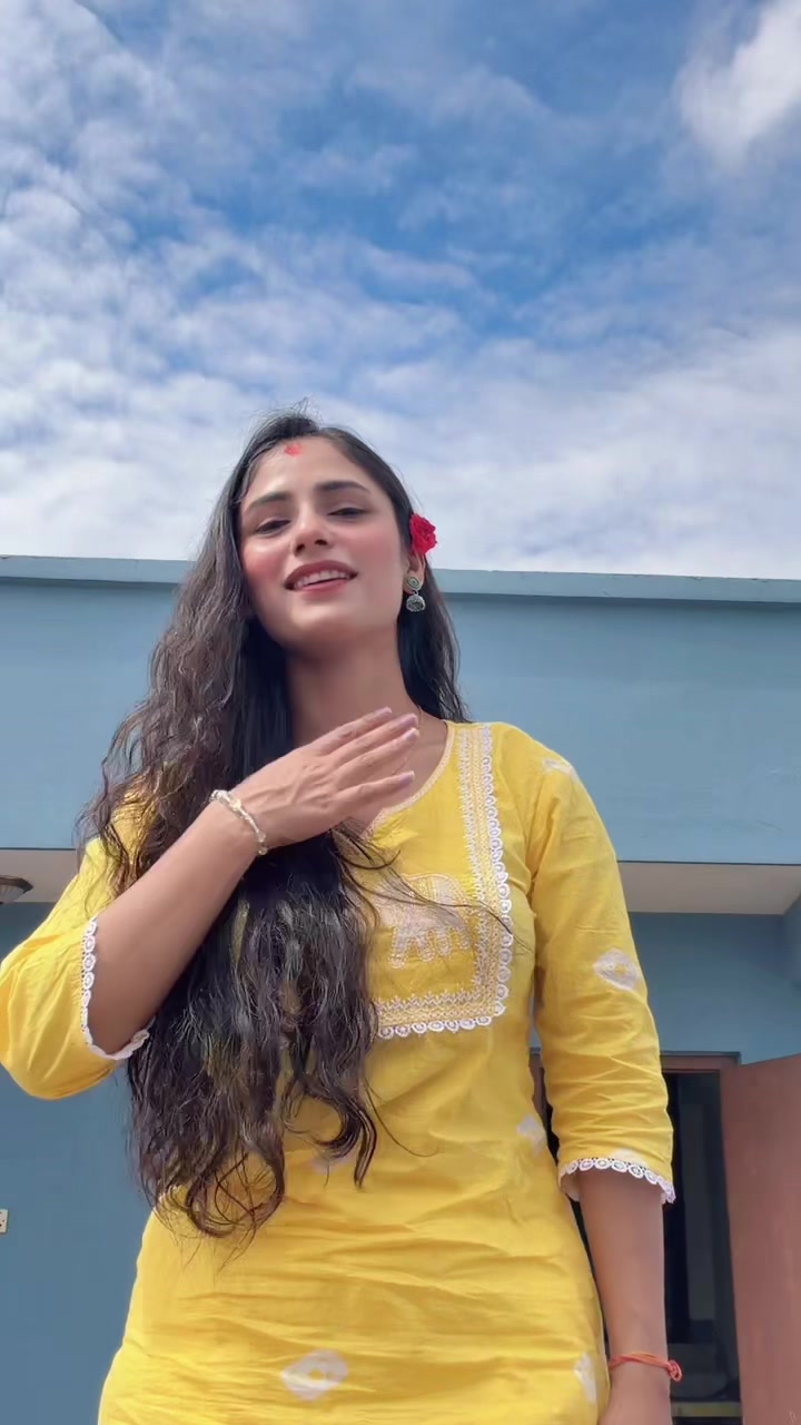 @Gauri😁❤️🌺