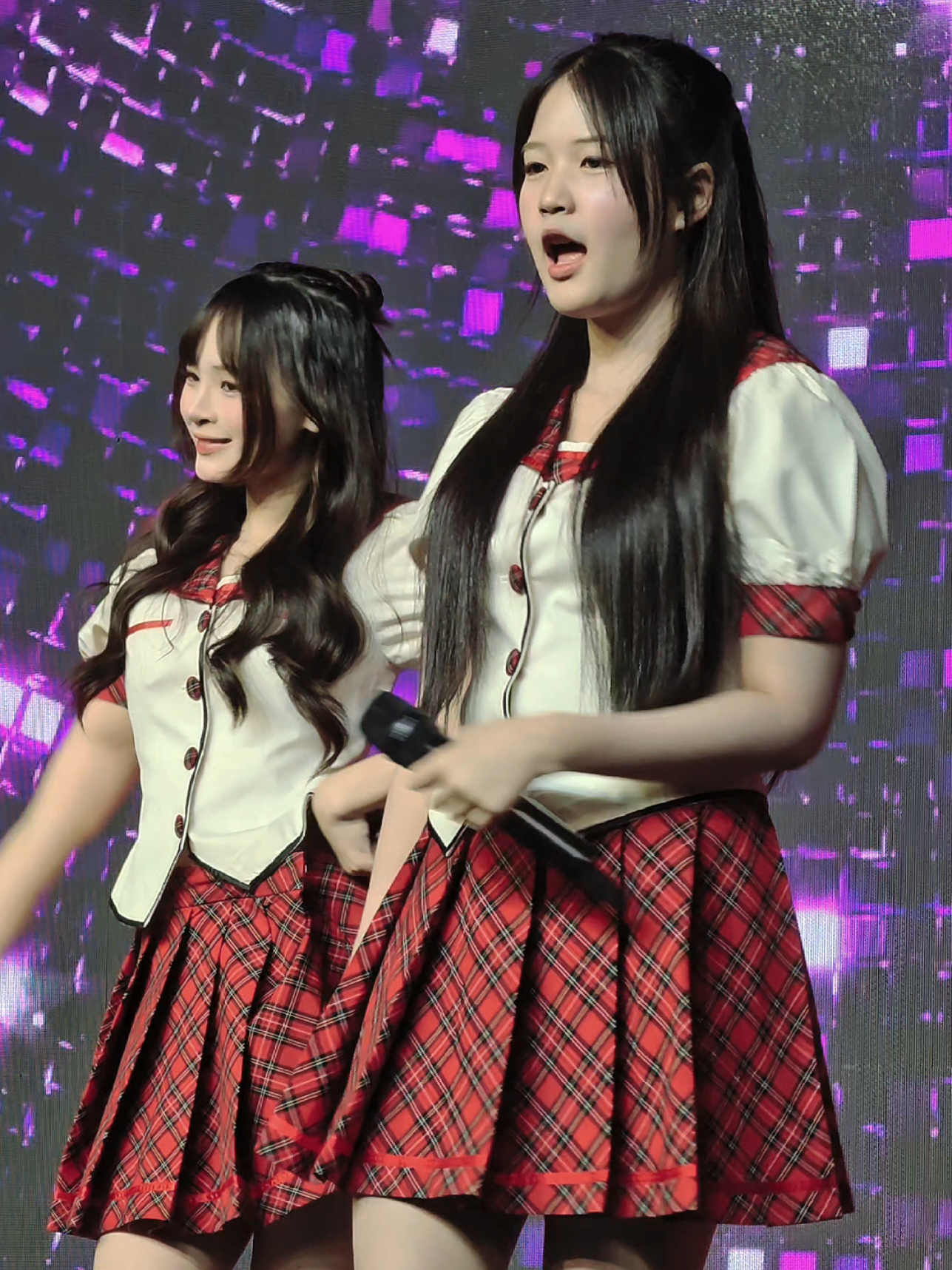 @เธอเป็นใครเราลงไว้ดูเอง
