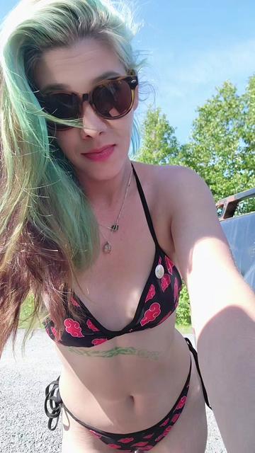 @Thegirlwiththecursemark