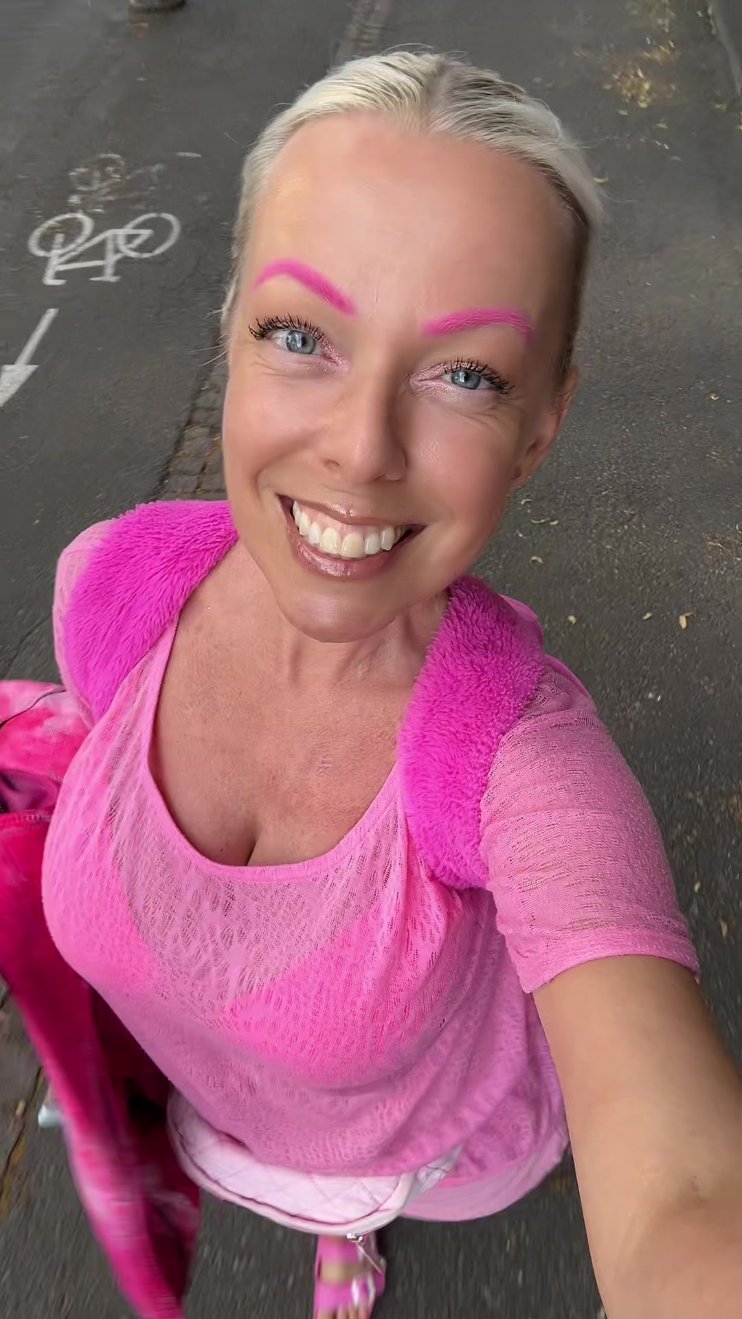 @Pinksumakeup