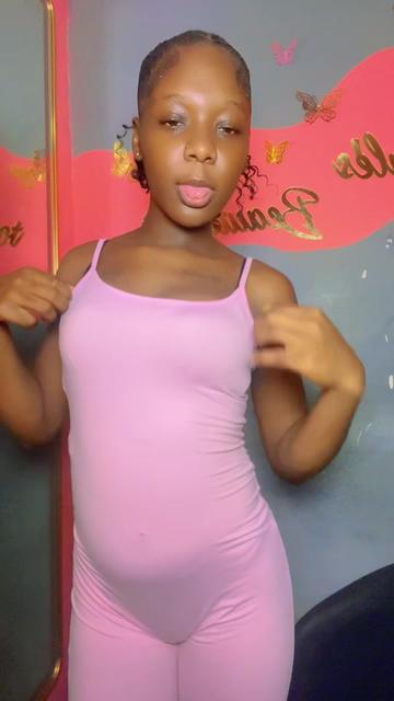 @_shaniek_