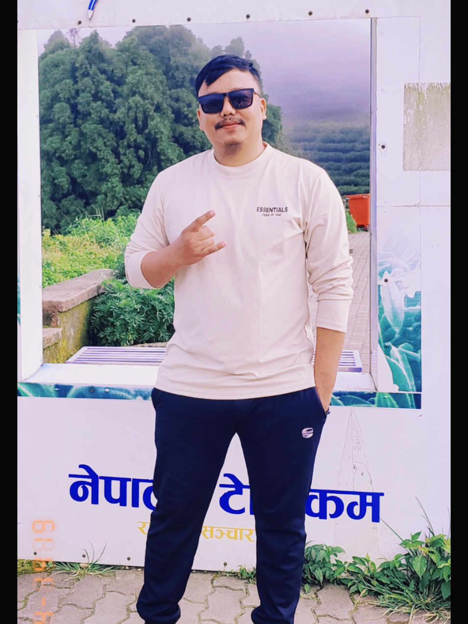 @𝐁𝐢𝐧𝐚𝐲