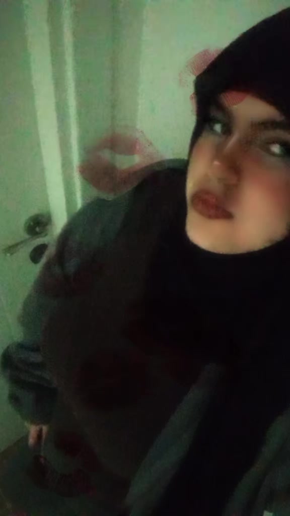 @Donushii..🖤
