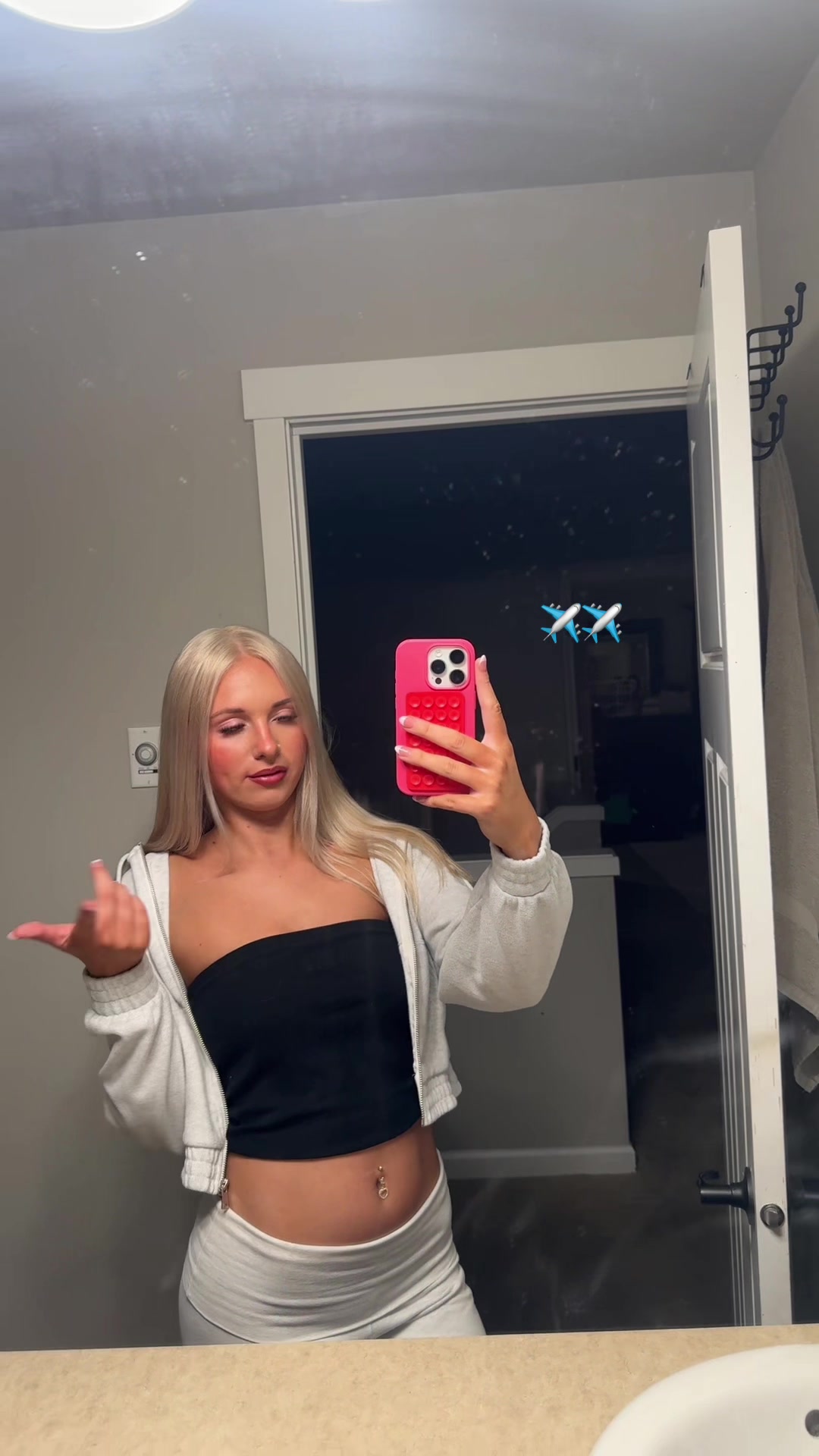 @𝓂𝒶𝒹𝒹𝒾𝑒 🌺