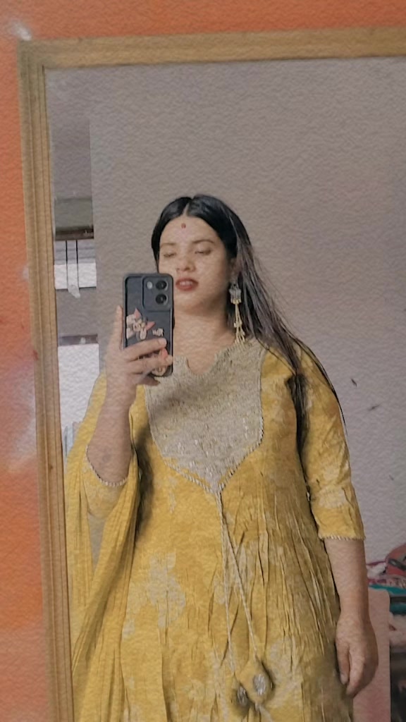 @Bhojpuri Queen 👑