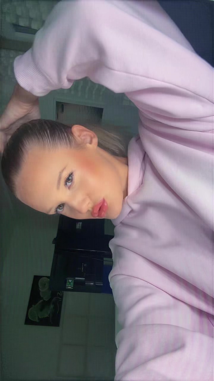 @ellenailicc
