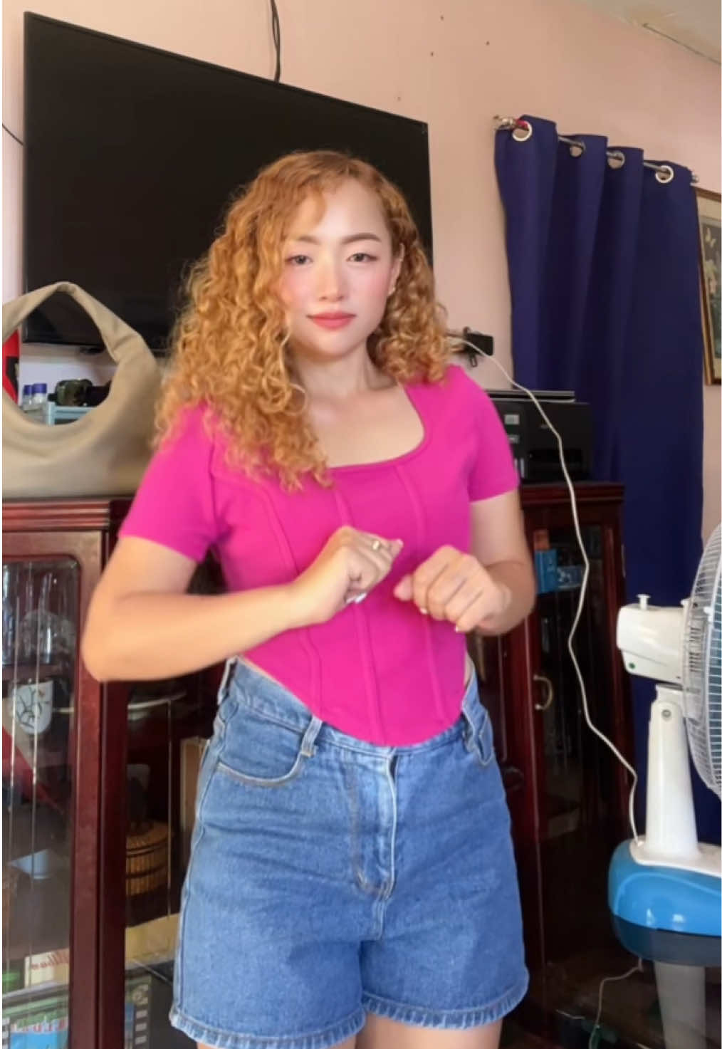@𝗞𝗮𝘁𝘁𝗶 👩&zwj;🏫