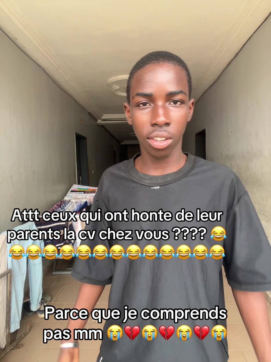 @YOᗩᑎᑎ3᙭