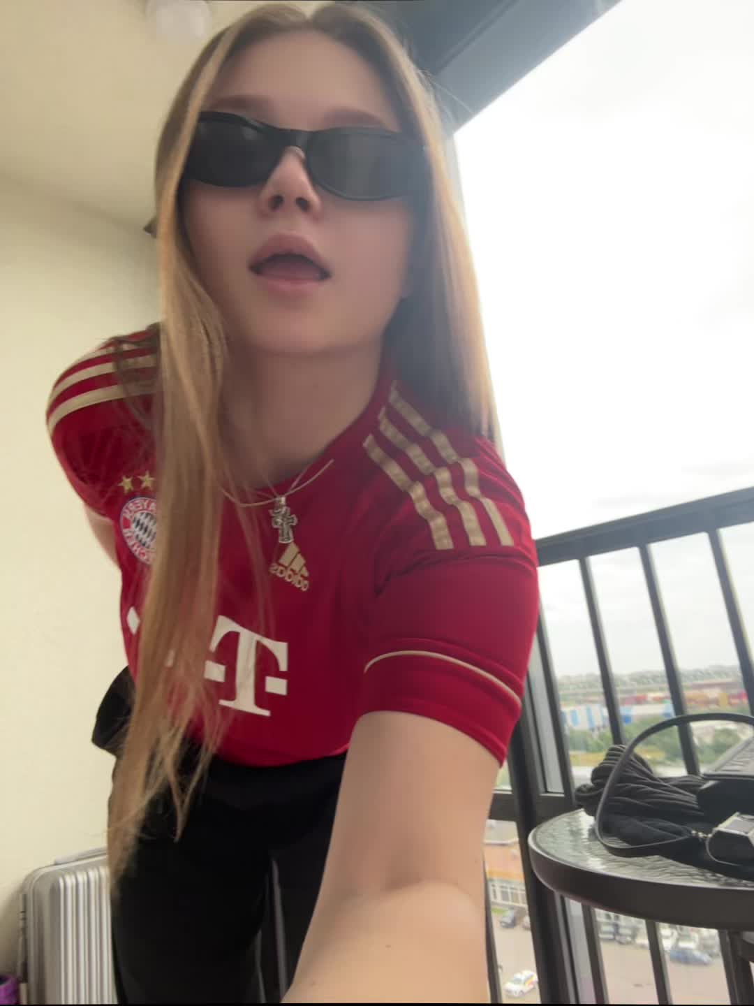 @lil1any
