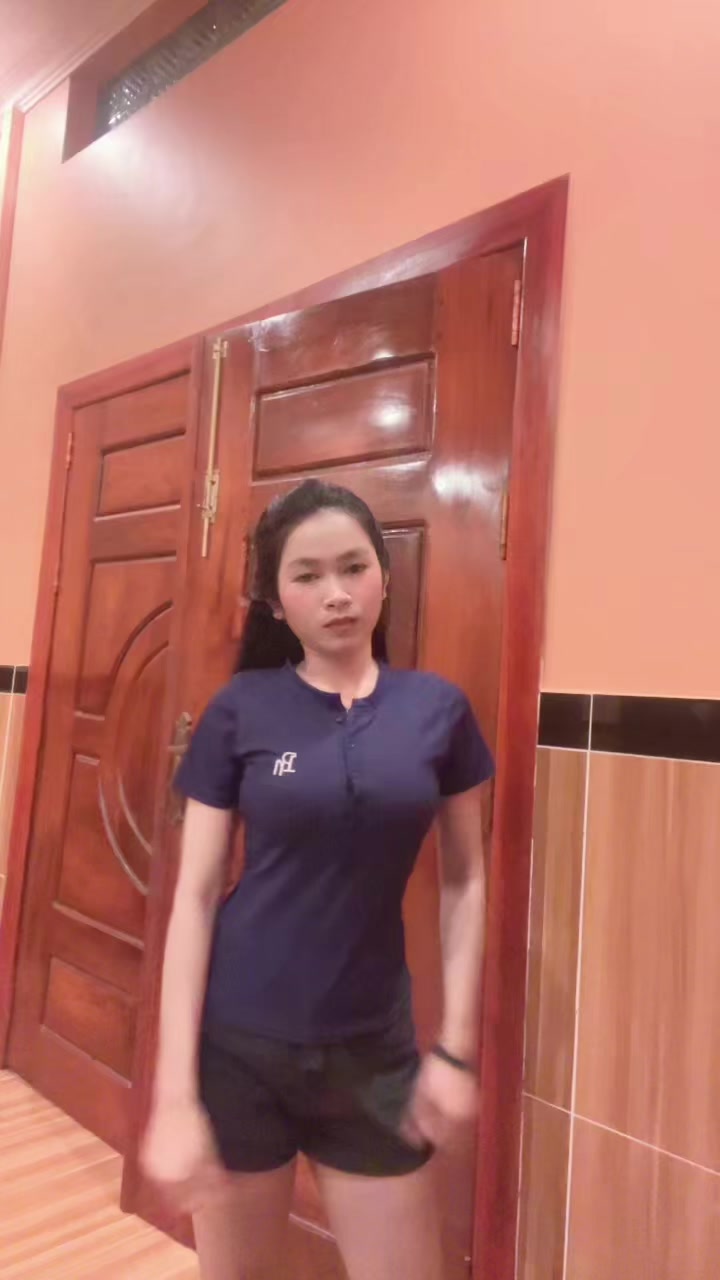 @ស្រីឌីចាយលុយមិនចេះគិត
