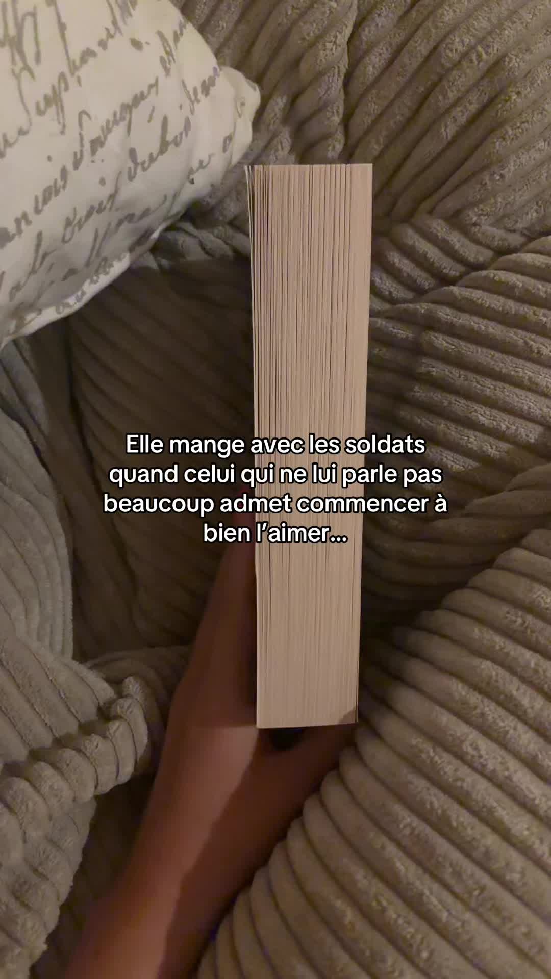 @𝑹𝒐𝒔𝒂 ♡