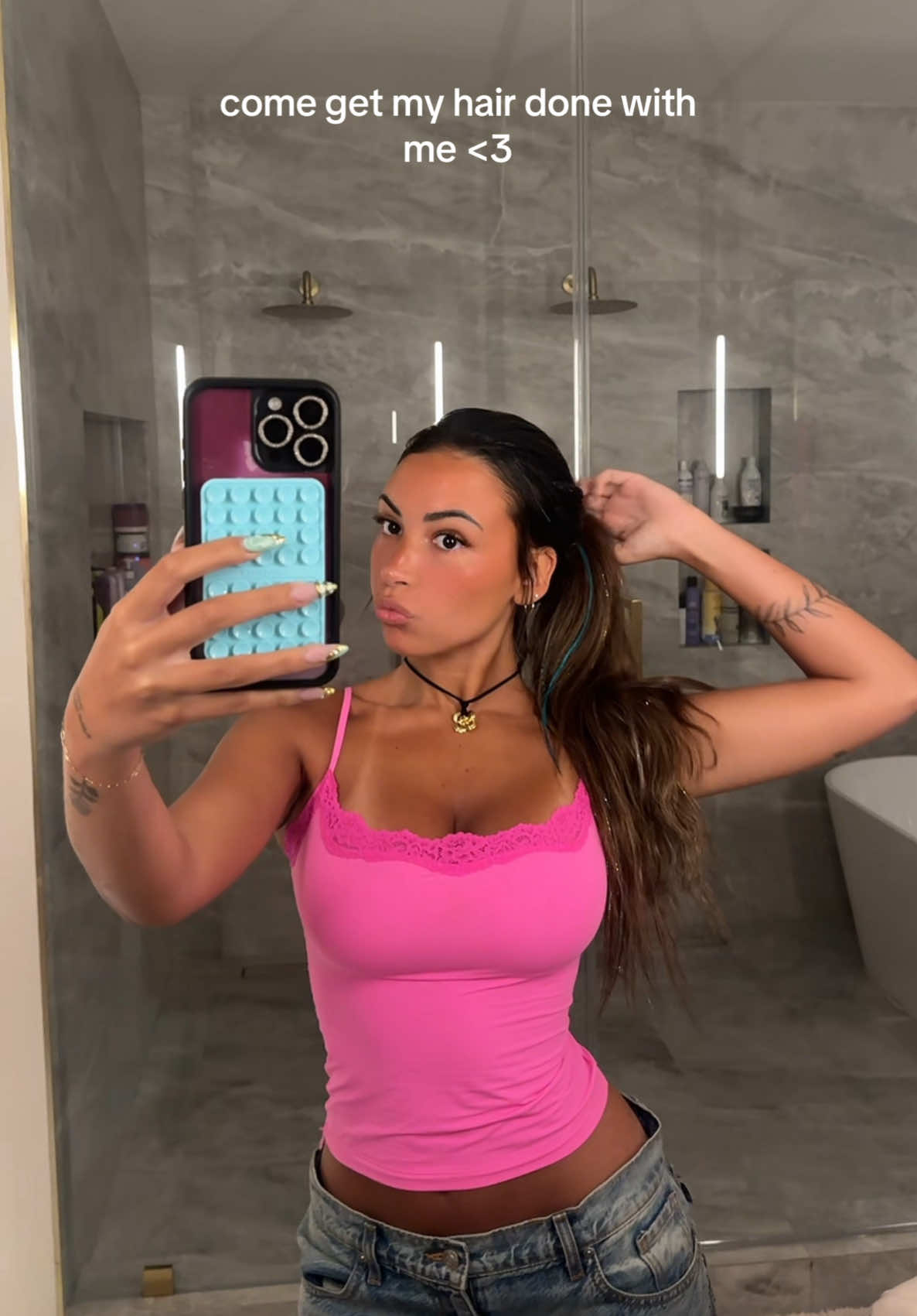 @gabriela moura
