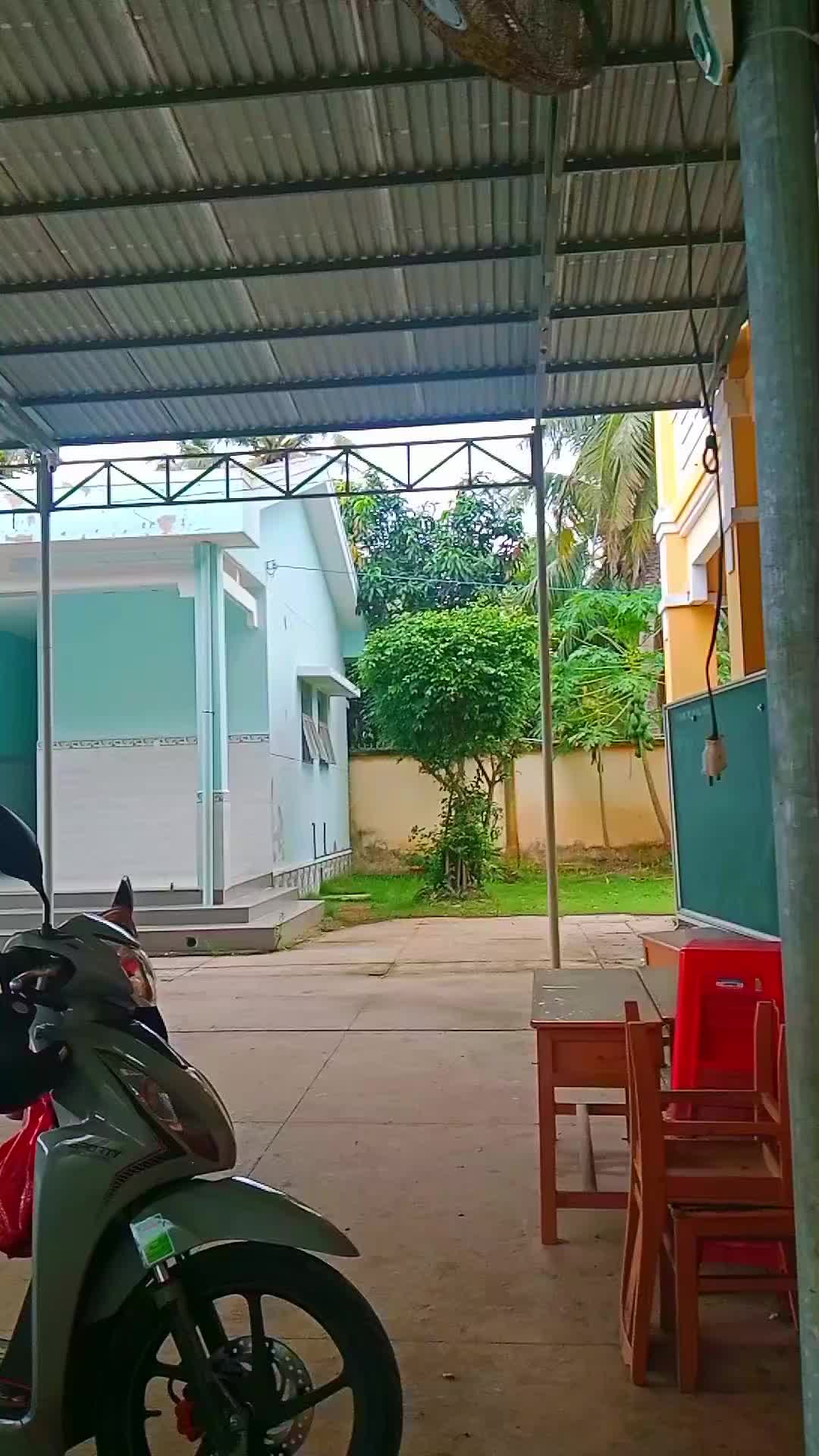 @Tầng