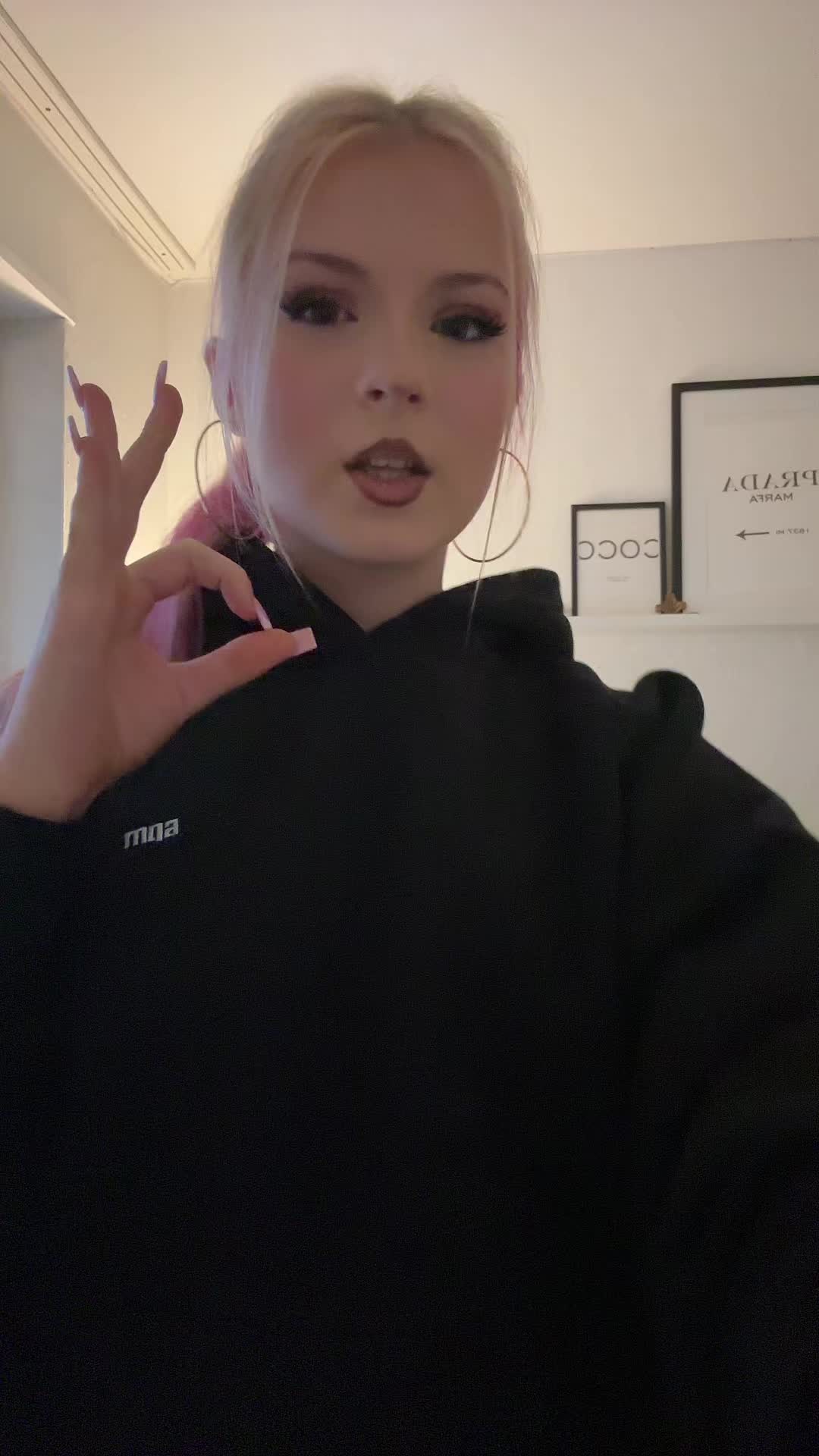 @𝙻𝚊𝚛𝚊
