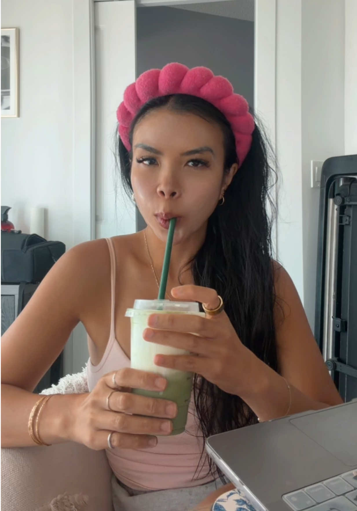 @Ana ~ YEG Content Creator