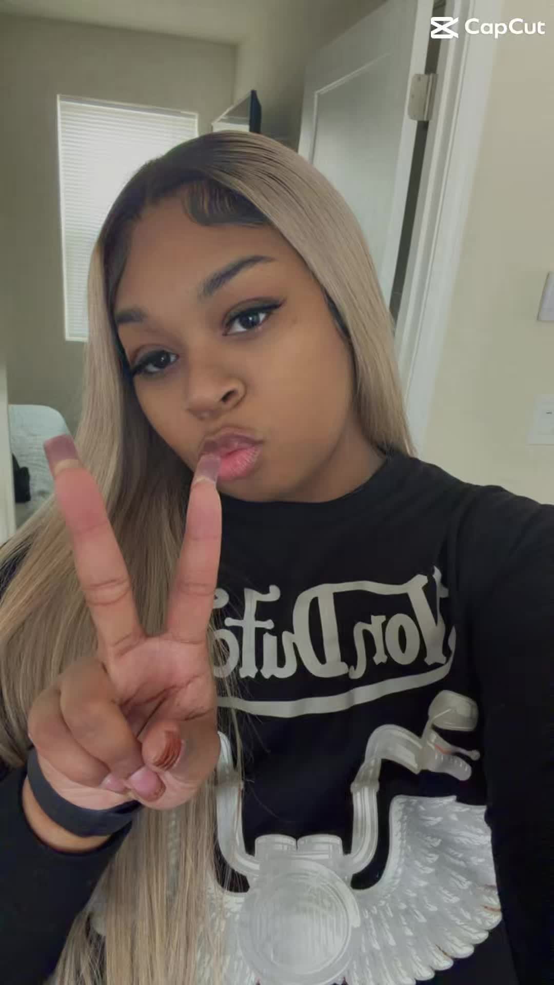 @RiickaMonae 😘