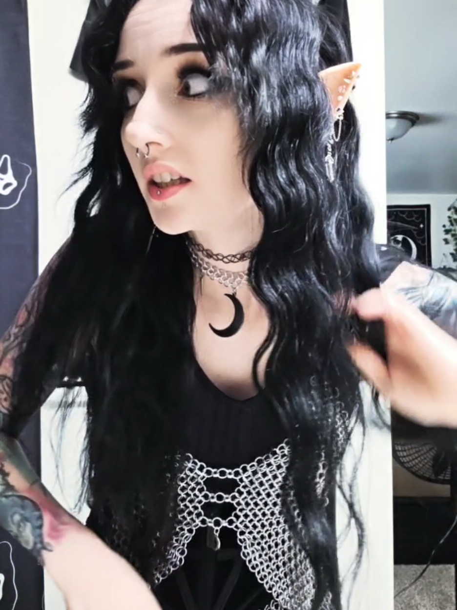 @𝕬𝖘𝖍𝖑𝖊𝖞 🦇