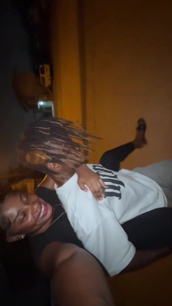 @Jessielarson💞🇬🇦 !