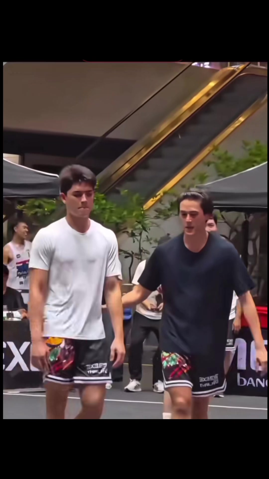 @𝐉.