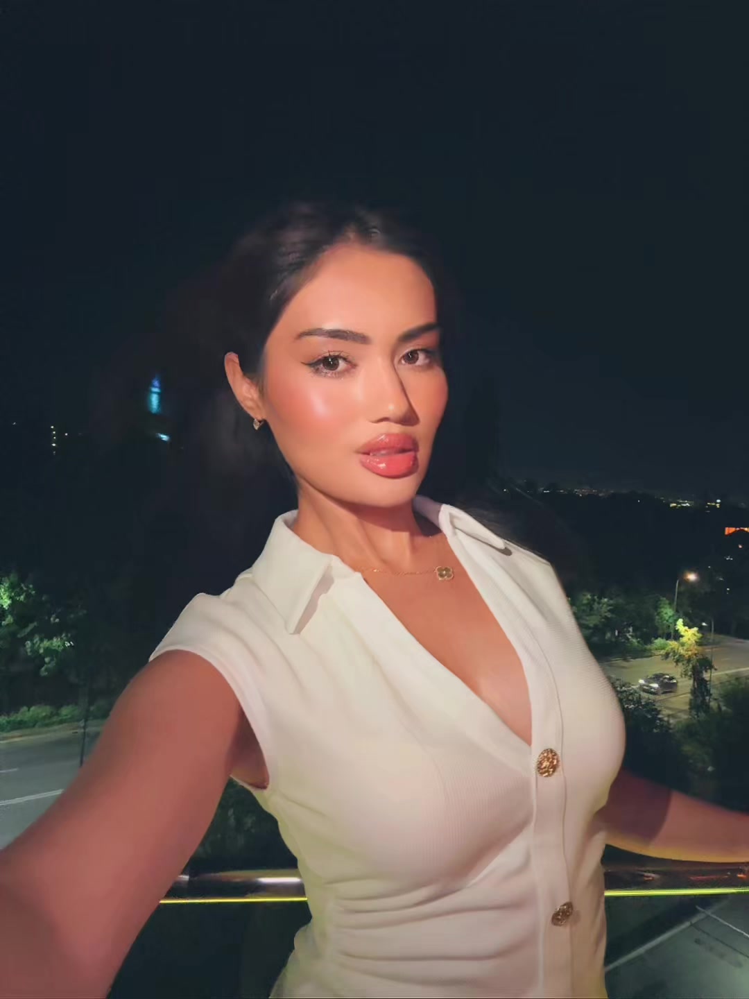 @Leila 🐈⬛