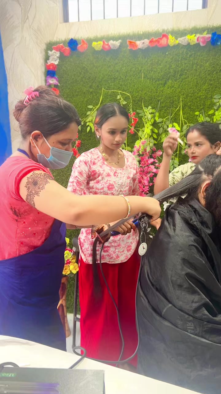 @Aarti Beauty parlour