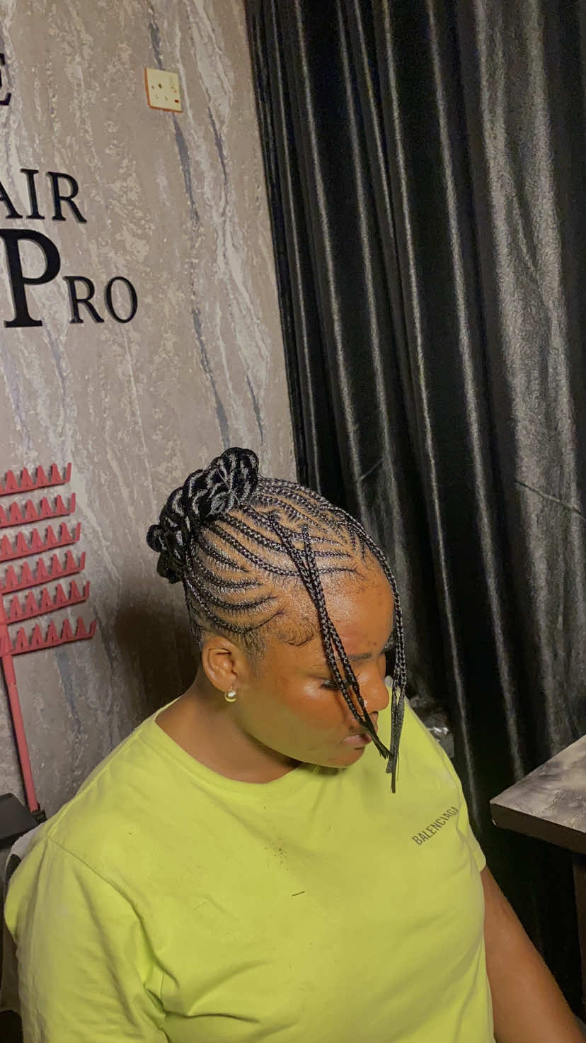 @Hairstylist in ILE-IFE / LAGOS