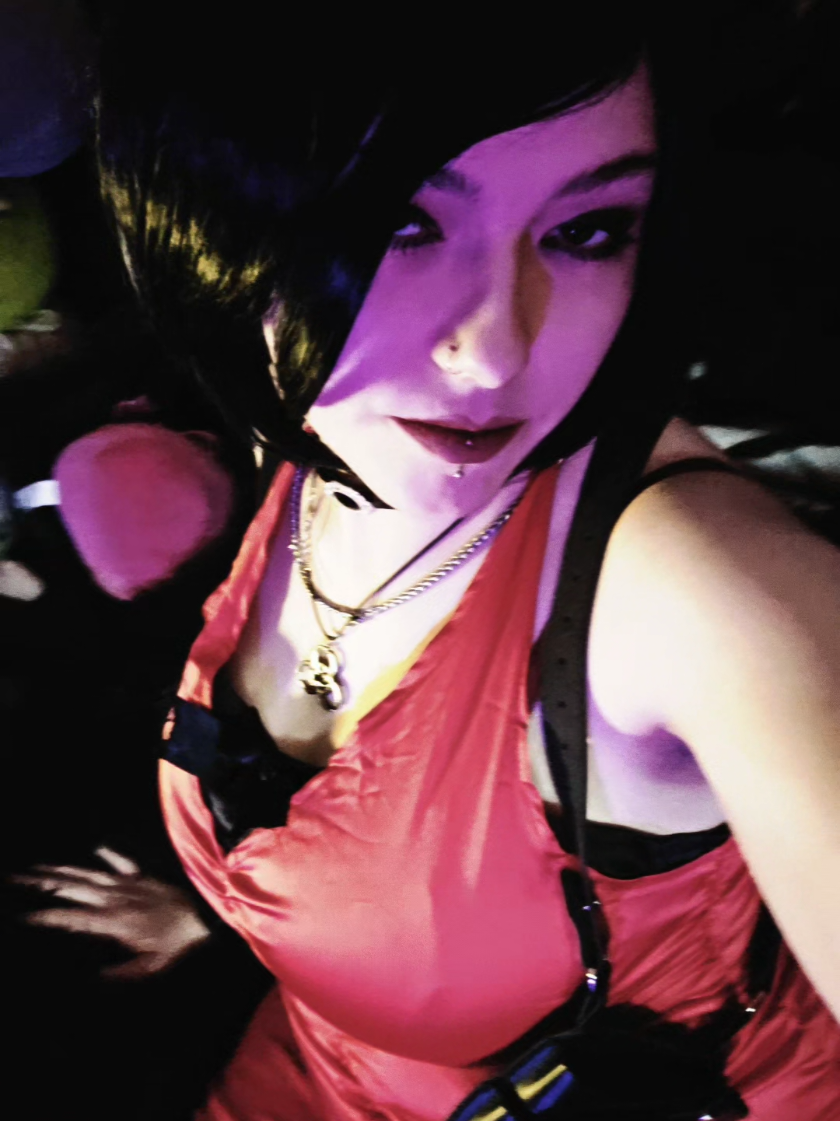 @🦇𝓥𝔂𝓷🦇 {Wesker's worms}
