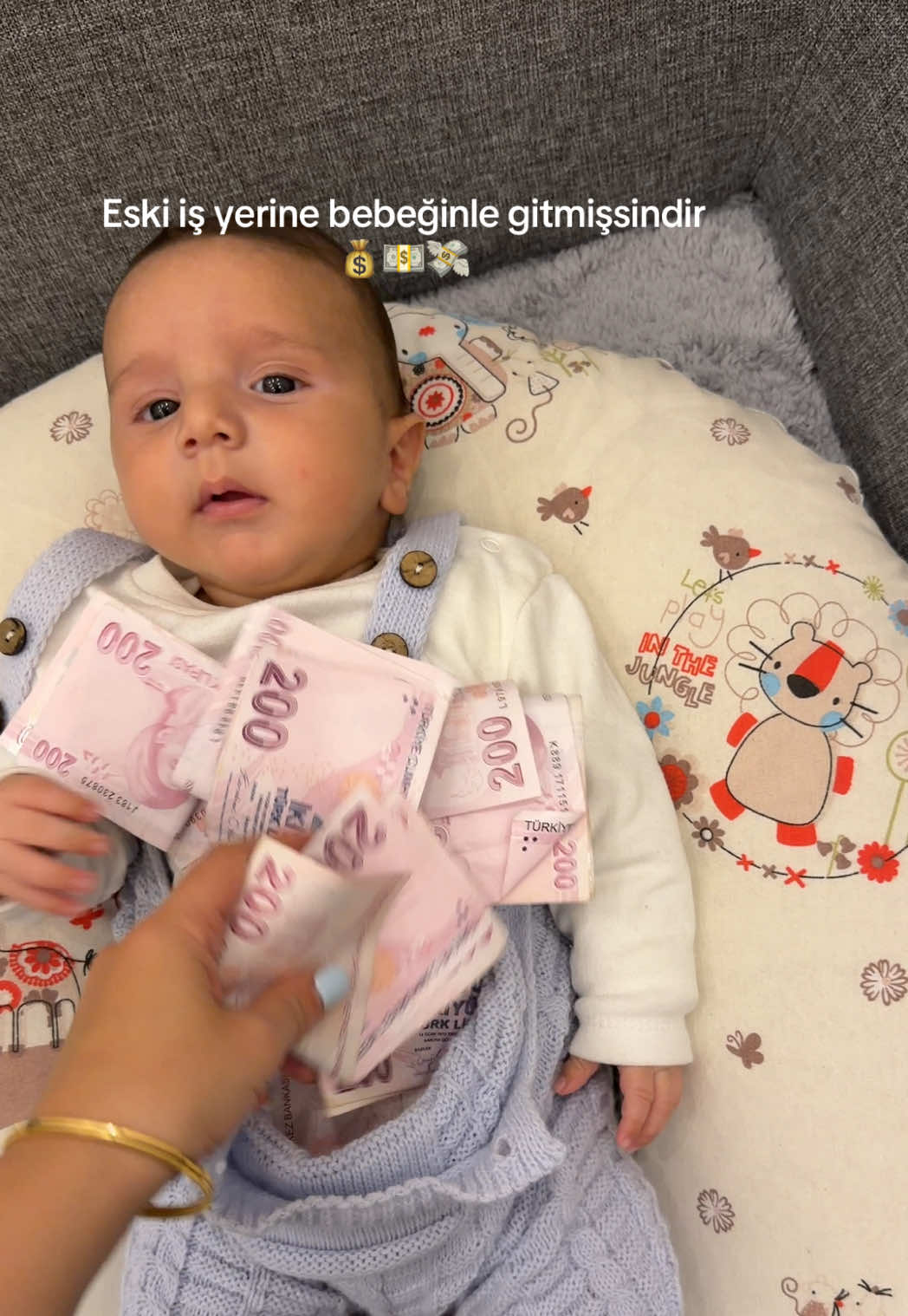 @&Uuml;lker Sakızcı