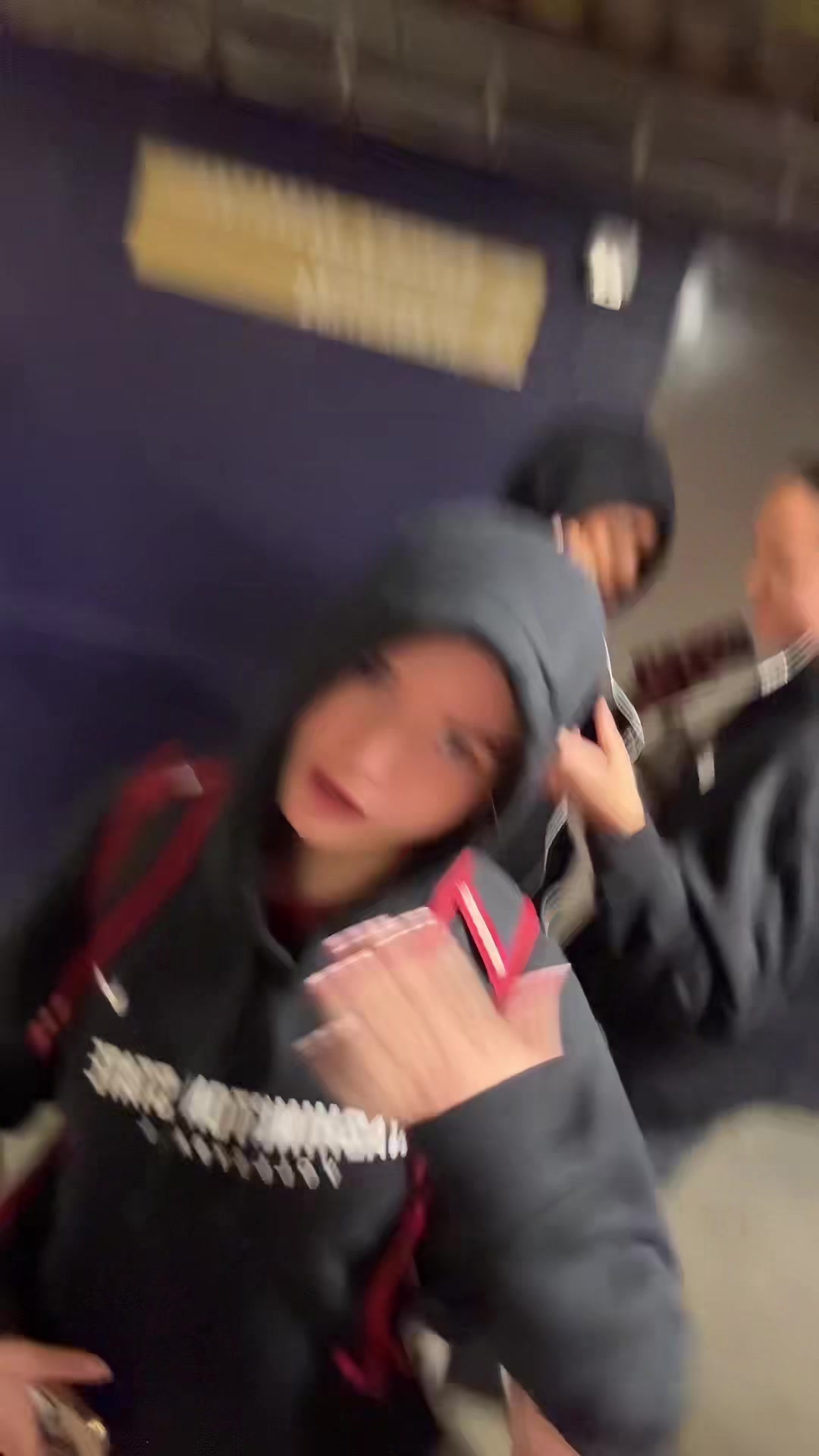 @Ella