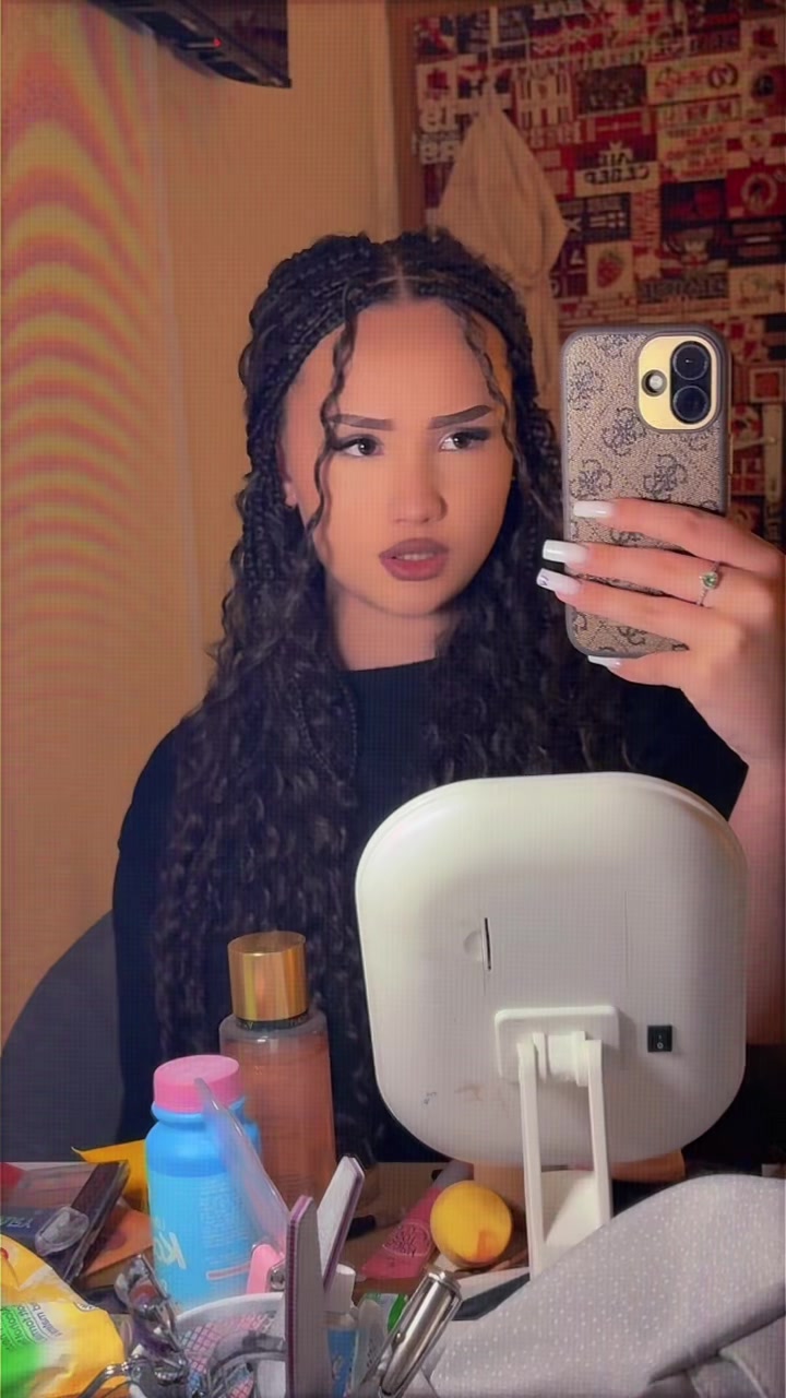 @𝐿𝒱