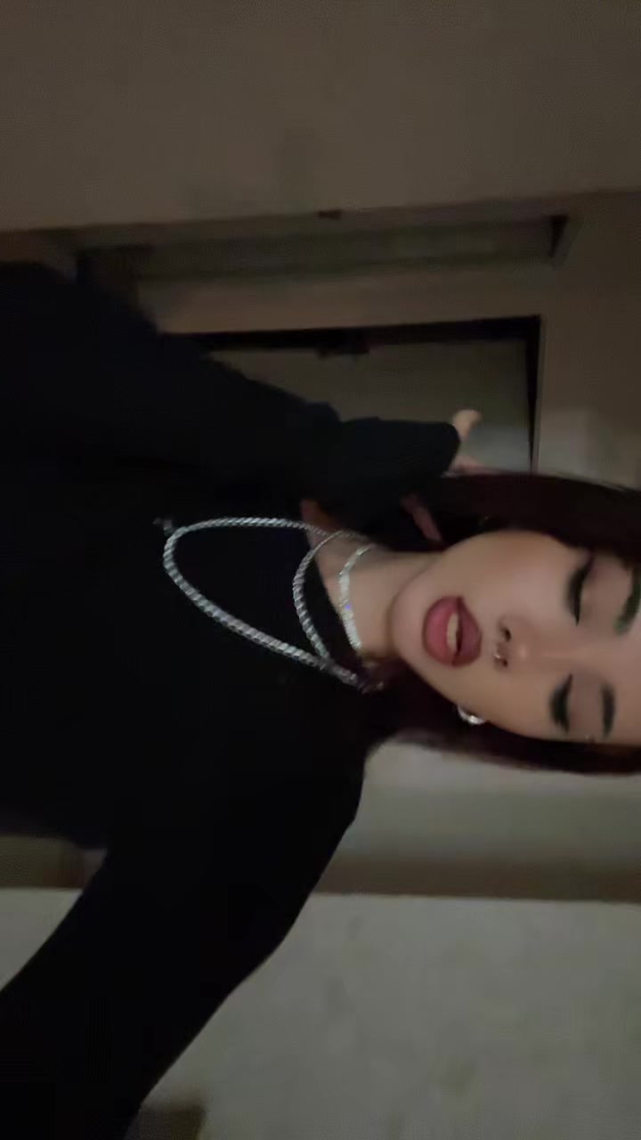 @hellxxrz