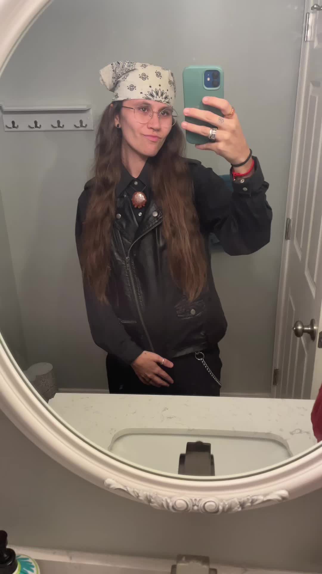 @ca⛓️en
