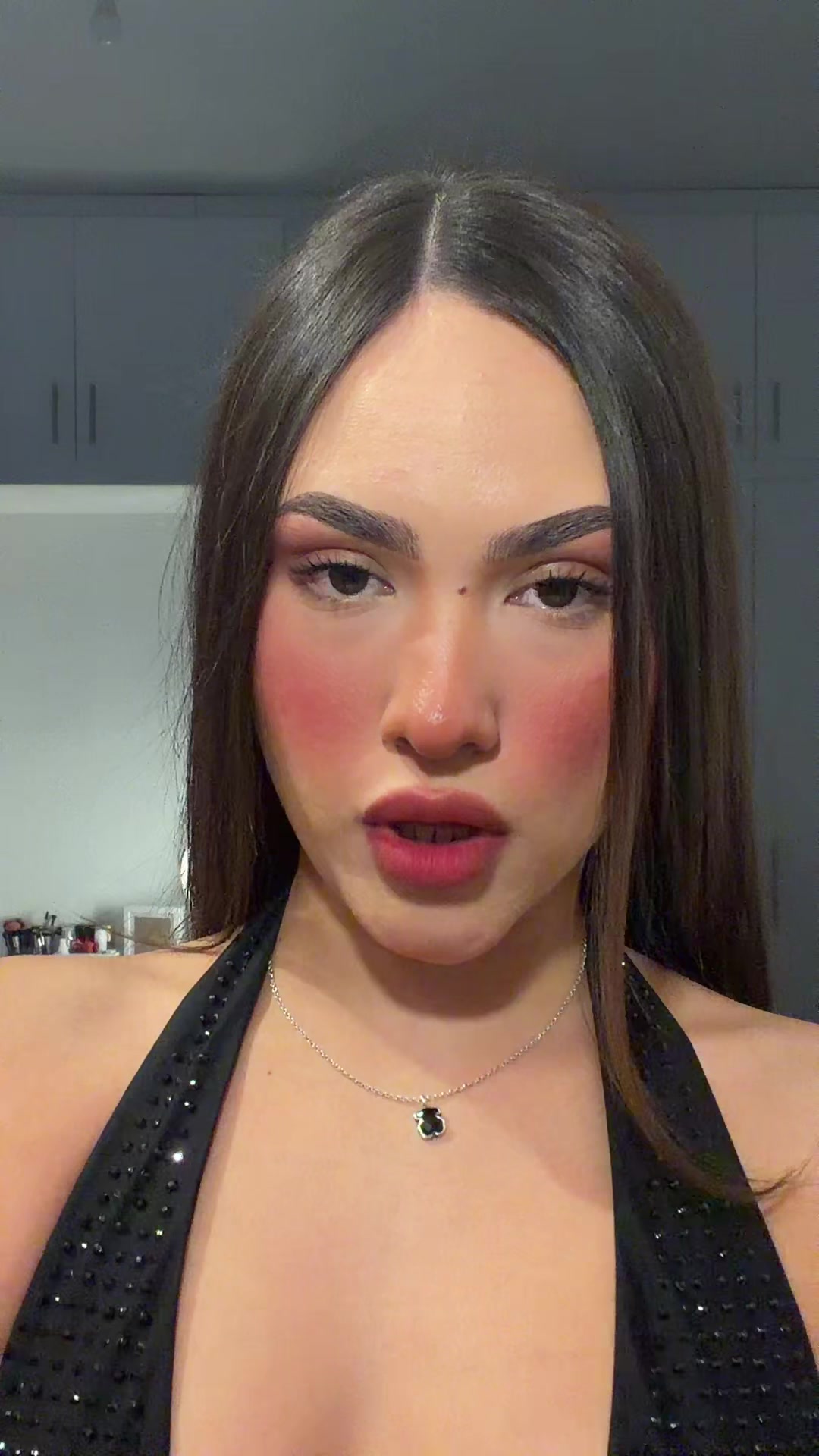 @nicolehertor