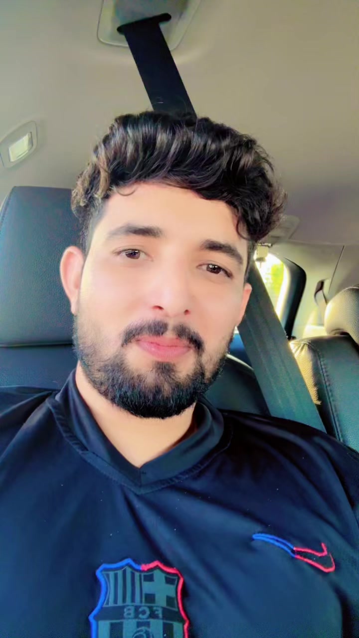@𝙉𝙤𝙈𝙞🇵🇰