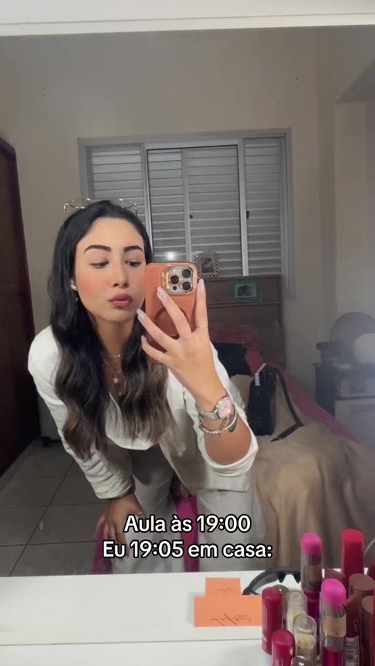 @Livia Fernandes