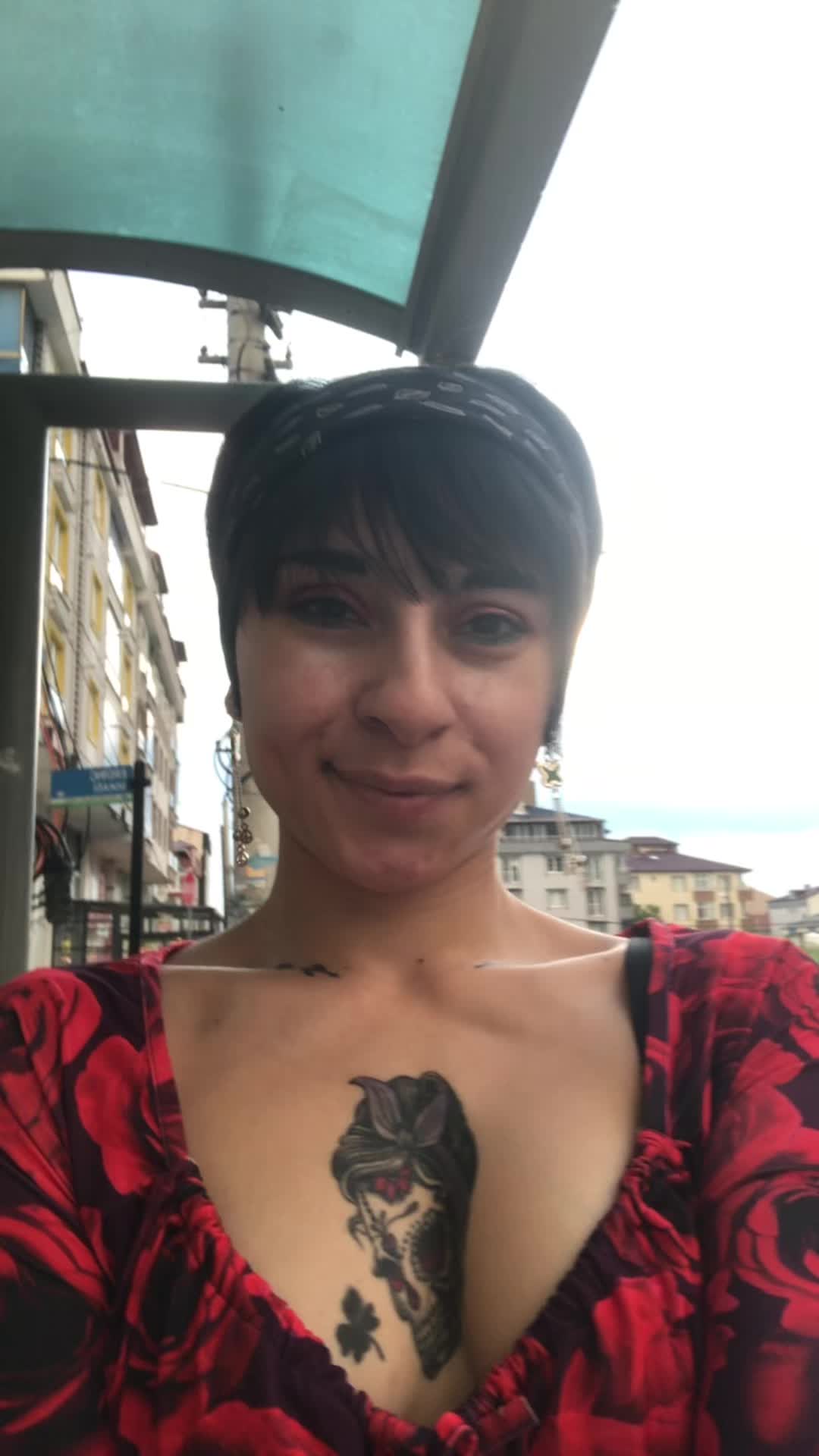 @G&Uuml;LNUR &Ouml;Z&Ccedil;ELİK