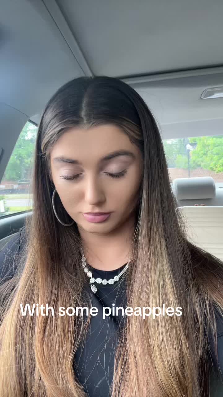 @larissaluxe