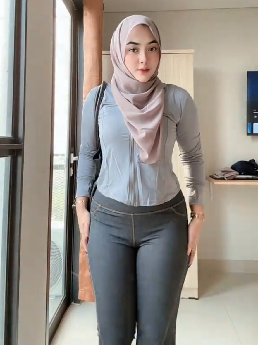 @Azura