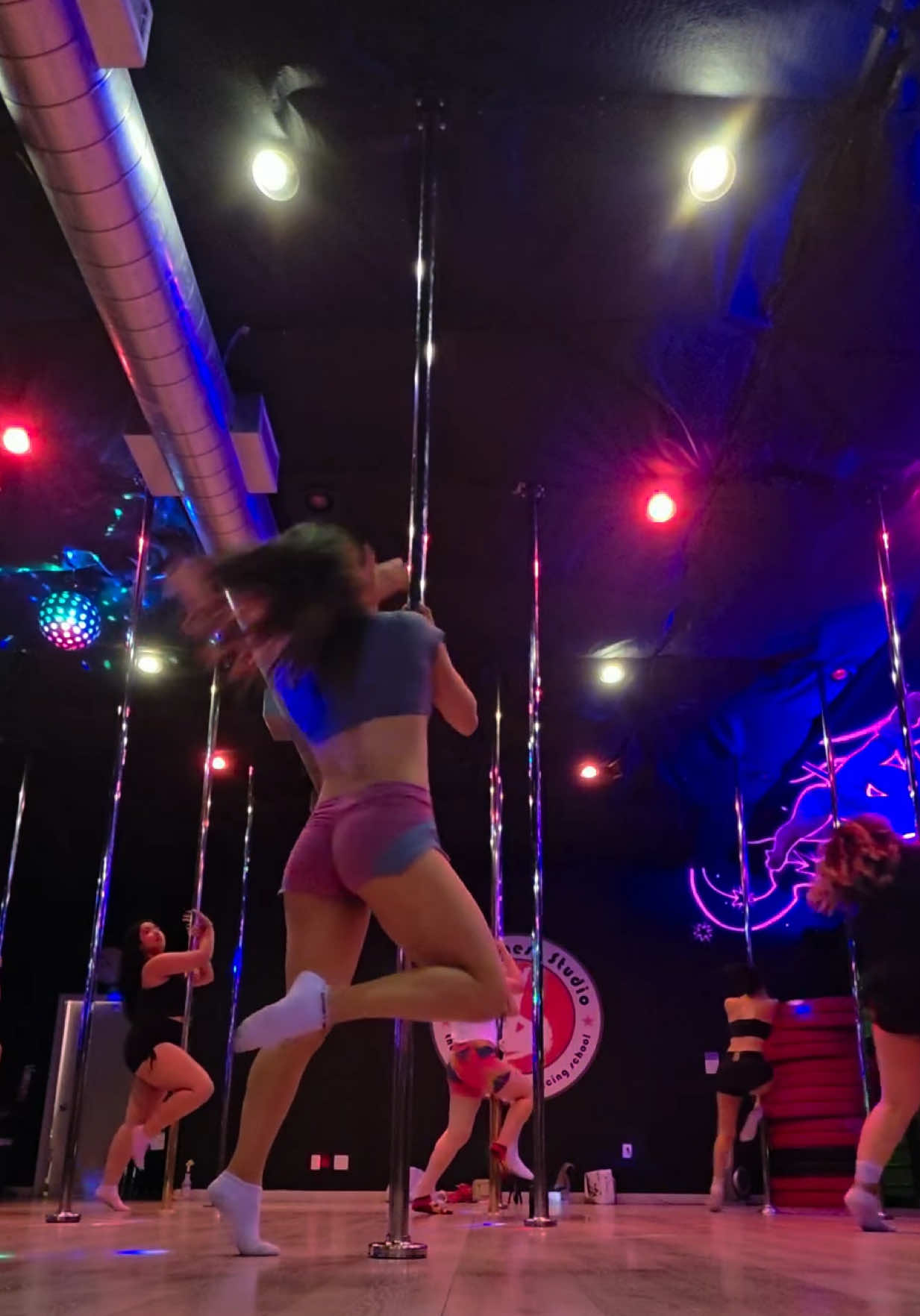 @polefitnessstudio