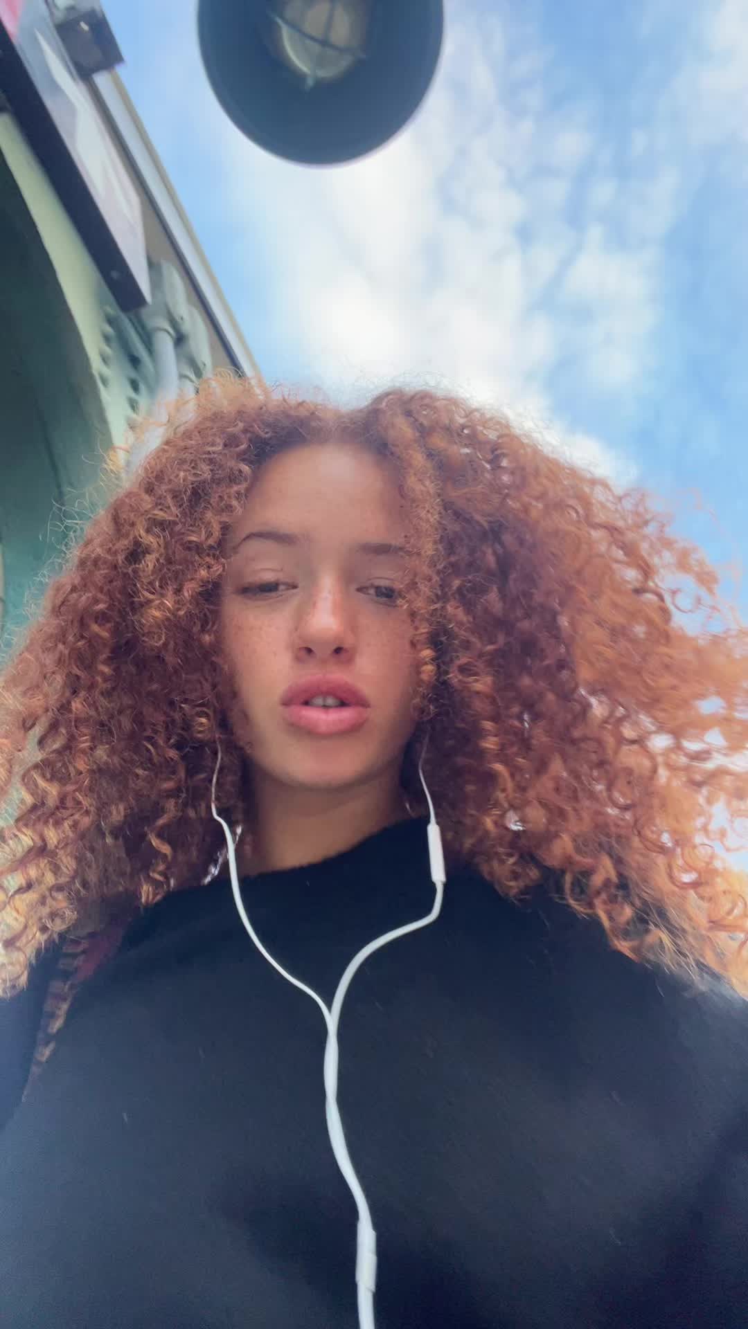 @🧜♀️ 🥷🏾