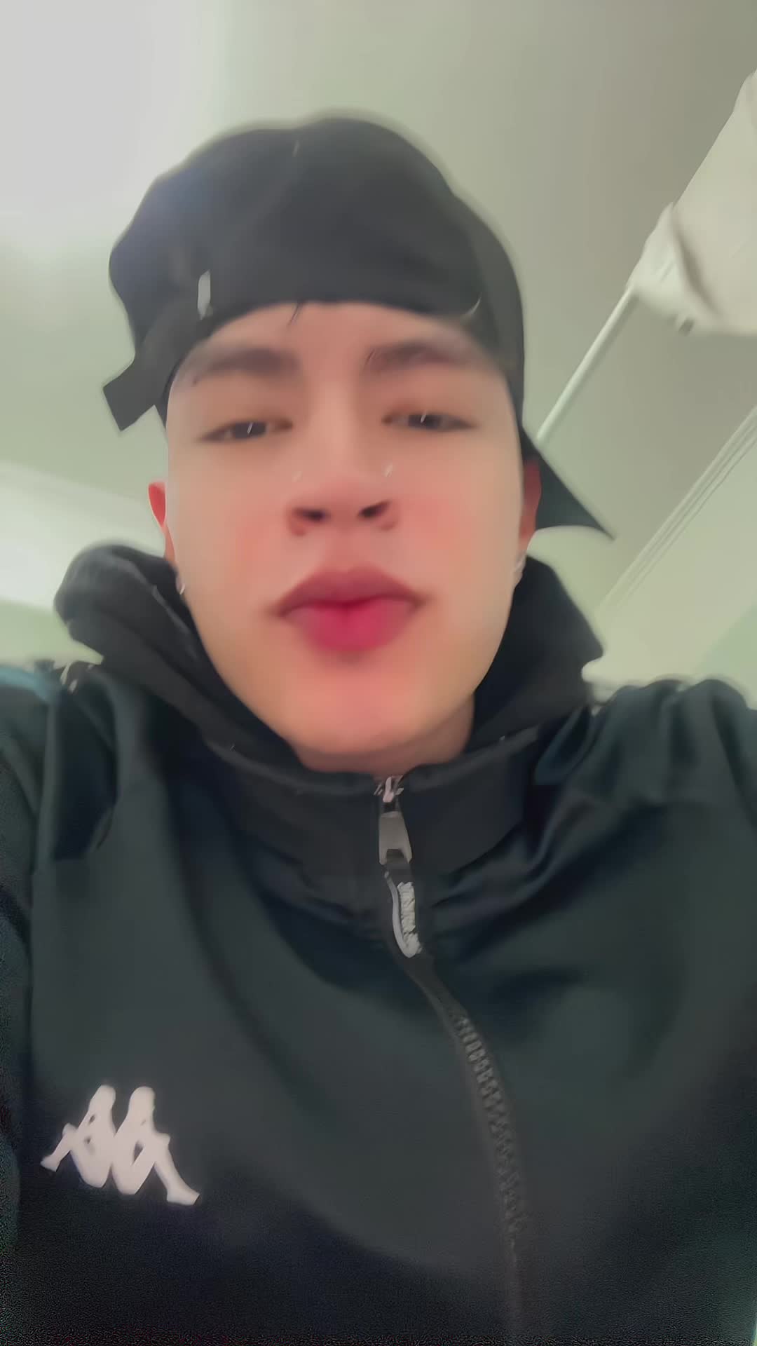 @️