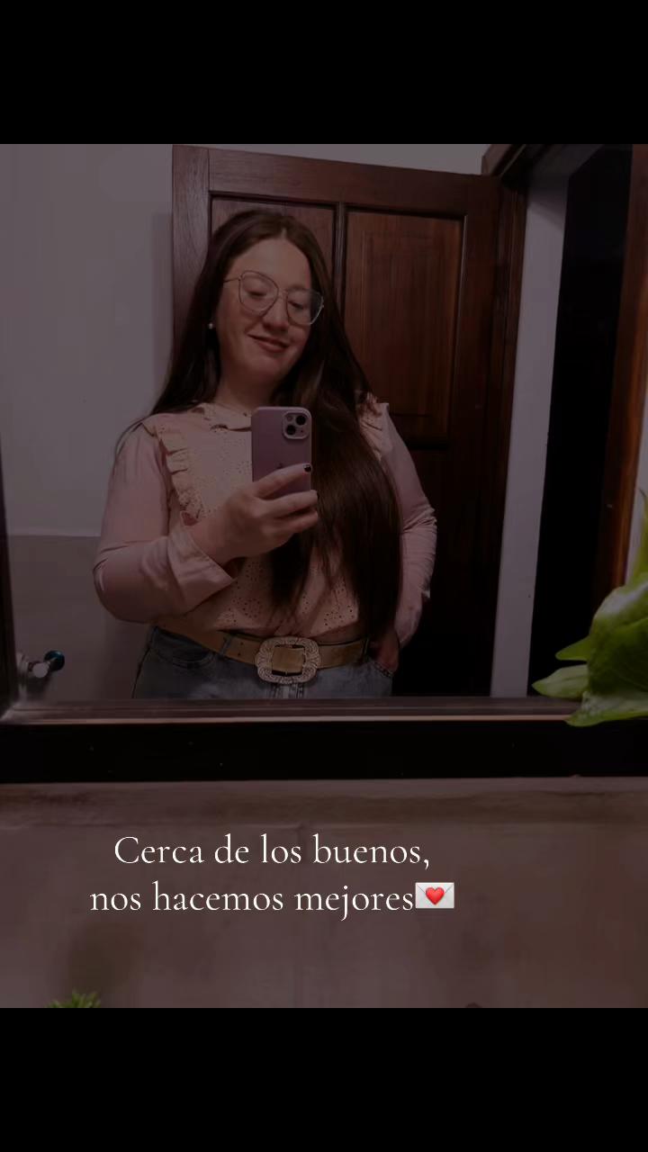 @Vicky🦋