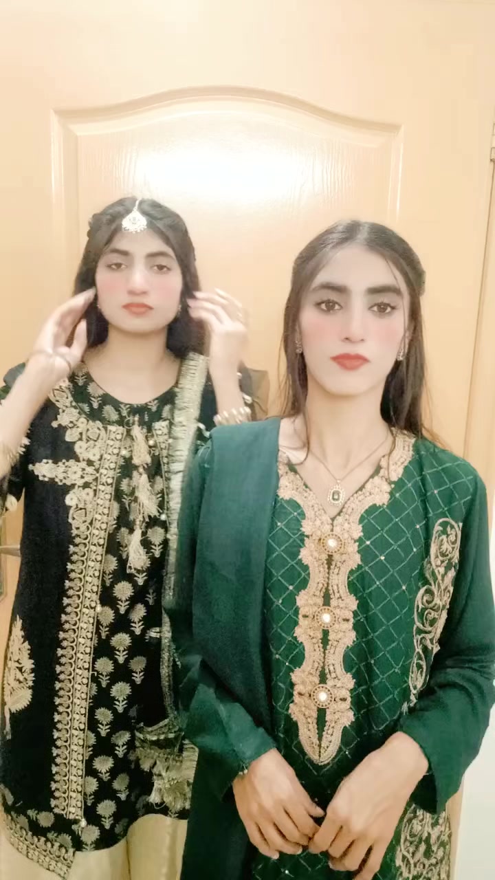 @Queen👑 Sisters💞💞