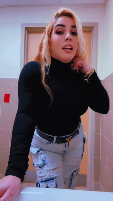 @꧁ঔ🤍🖤Eşťřęłł&iuml;ťą_łąřųbįą🖤🤍ঔ꧂
