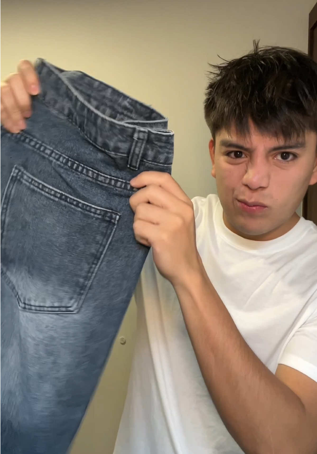 @C H A R L Y J O N A T H A N