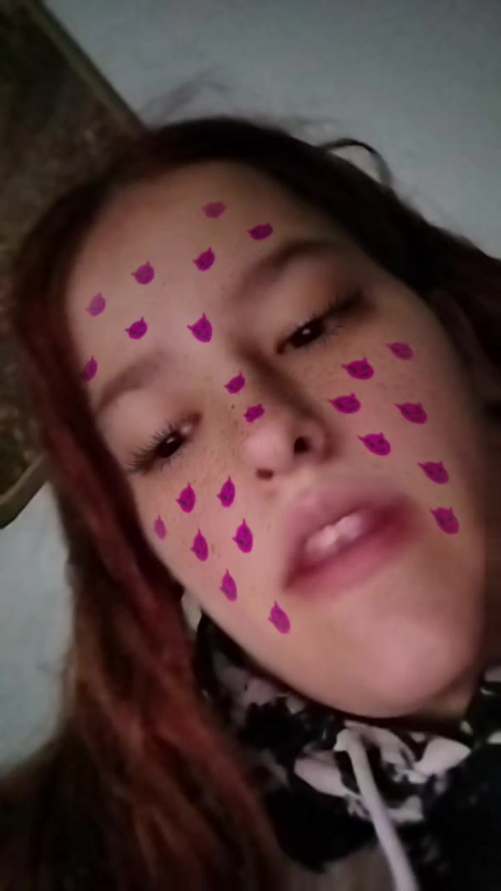 @Vyholdengirl07