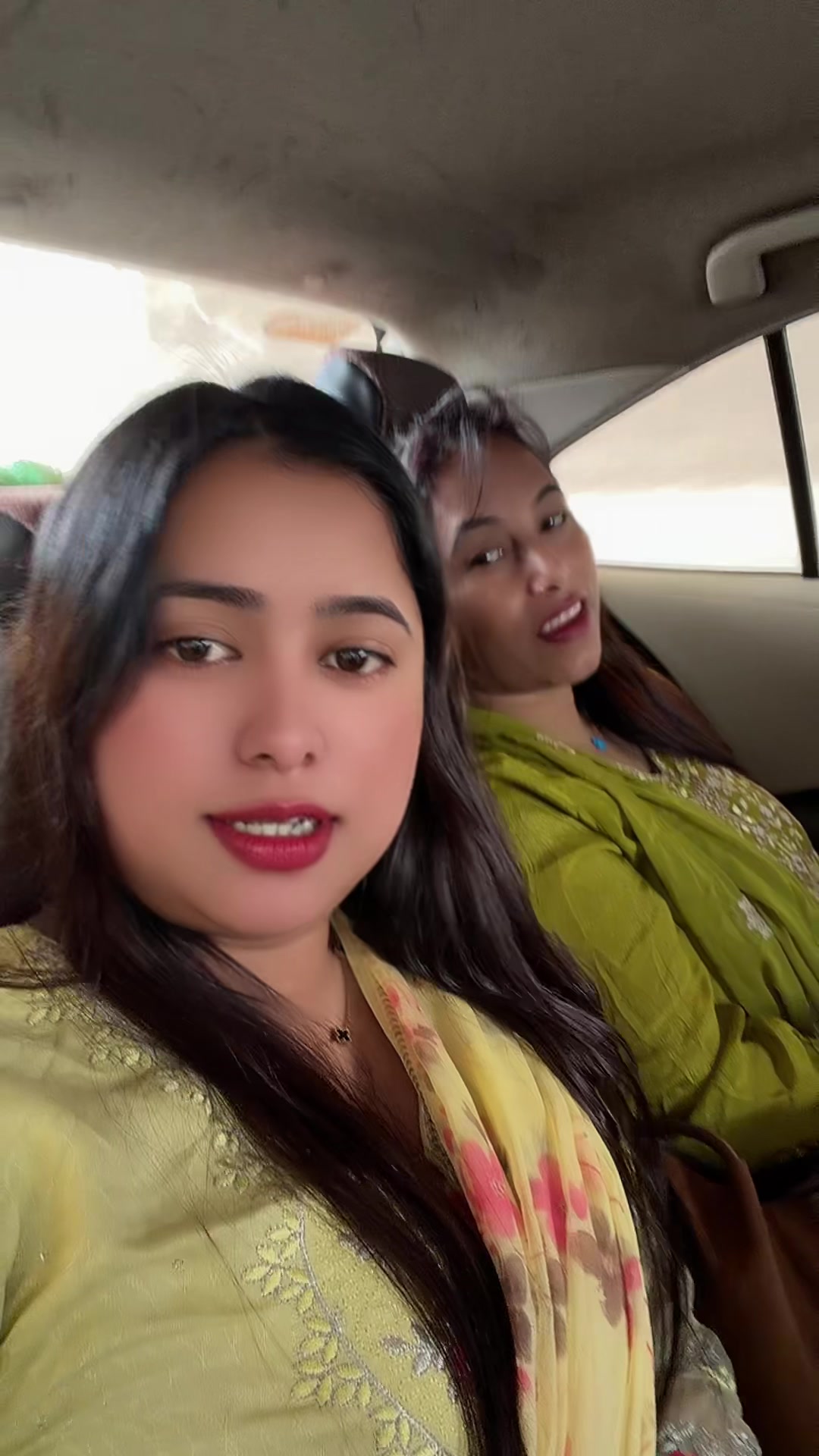 @सन्जना पौडेल 💕