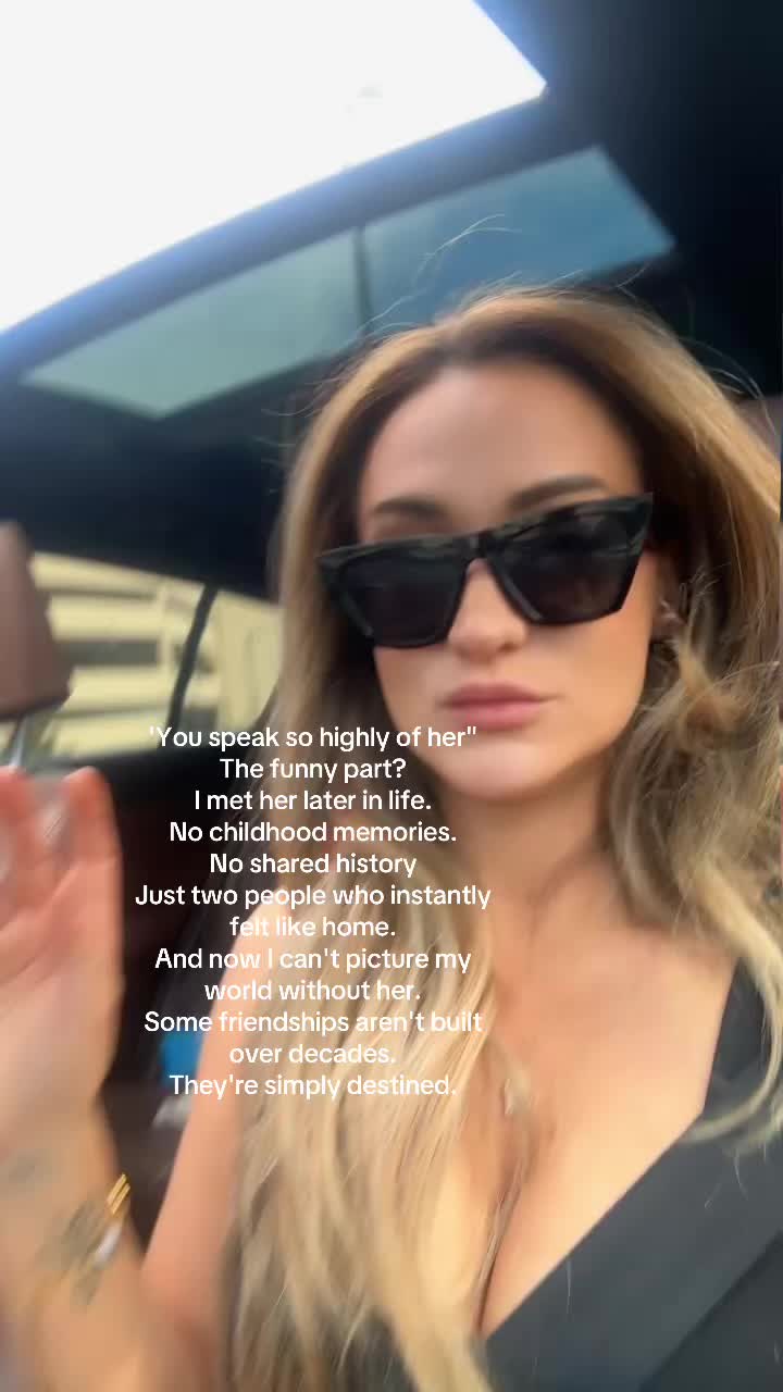 @Elizabeth🖤