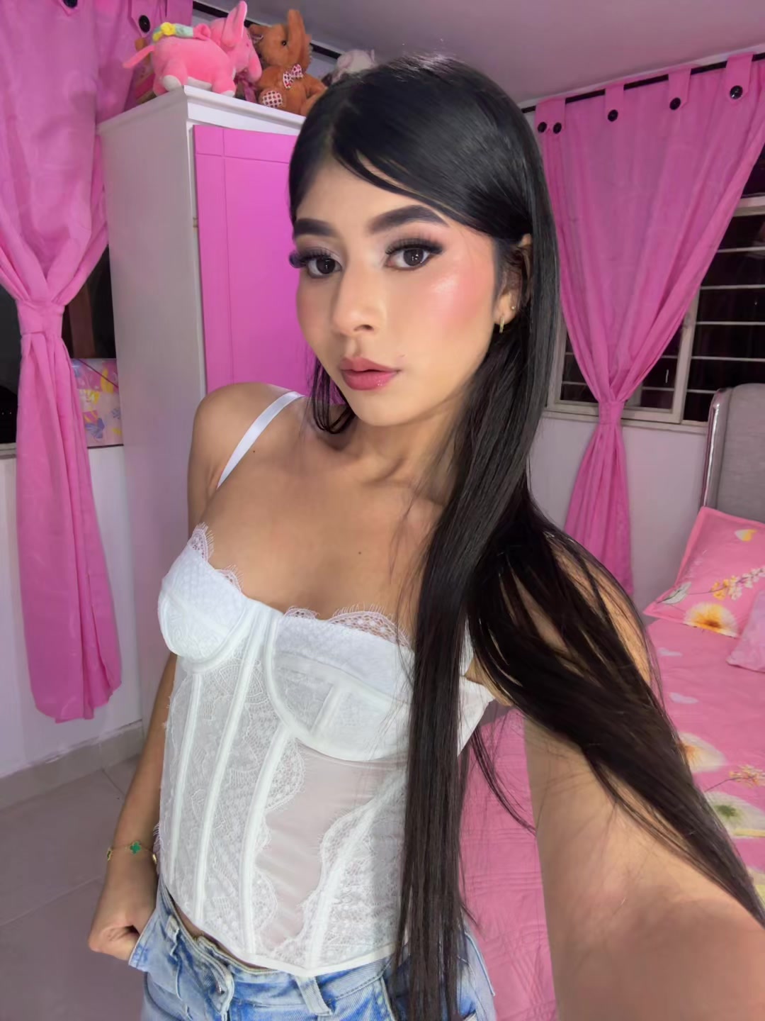 @𝒩𝒾𝒸ℴ𝓁 𝒢ℴ𝓂ℯ𝓏 👸🏻